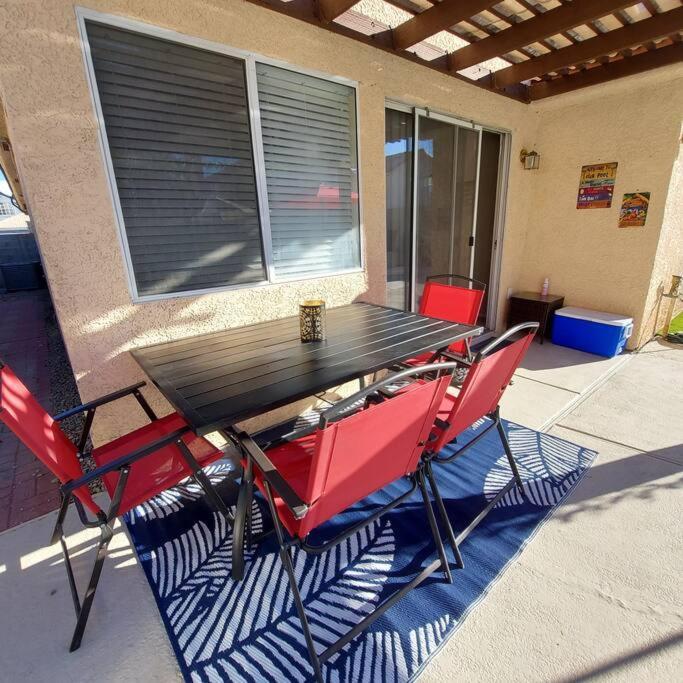 New Beautifully Remodeled Home In ラスベガス エクステリア 写真